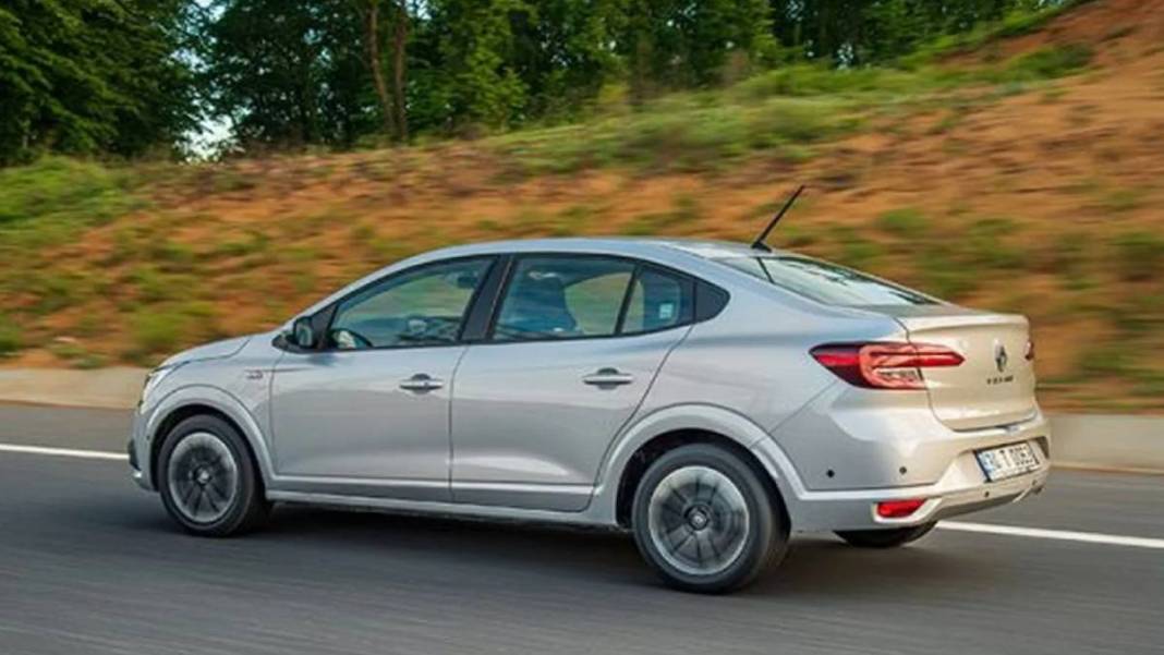 Hem sedan hem de otomatik bundan ucuzu yok! Sıfır araba almak isteyenler bu rakam kaçmaz 4